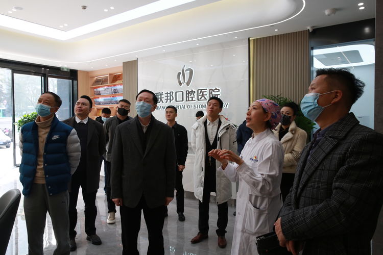 西安市秦商百人企業(yè)促進(jìn)會(huì)蘭會(huì)長一行蒞臨我院參觀指導(dǎo)