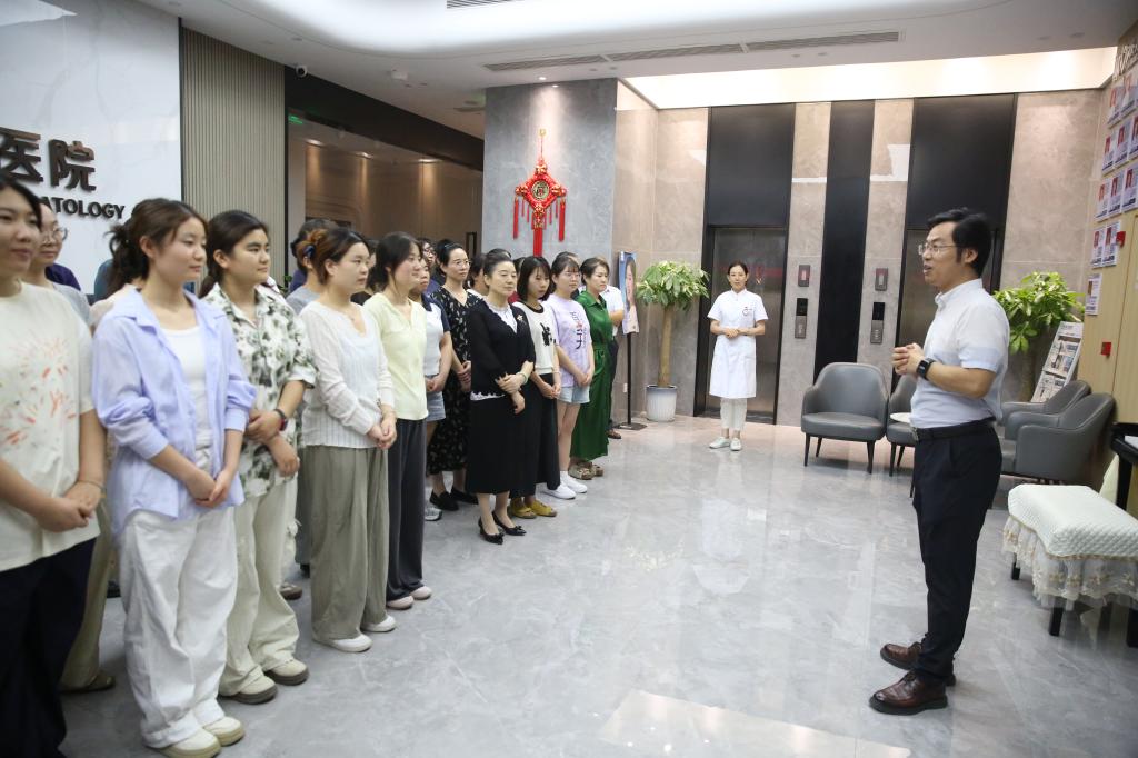 音樂潤心田 歌聲聚合力|西安聯(lián)邦口腔醫(yī)院舉辦員工音樂合唱訓練活動